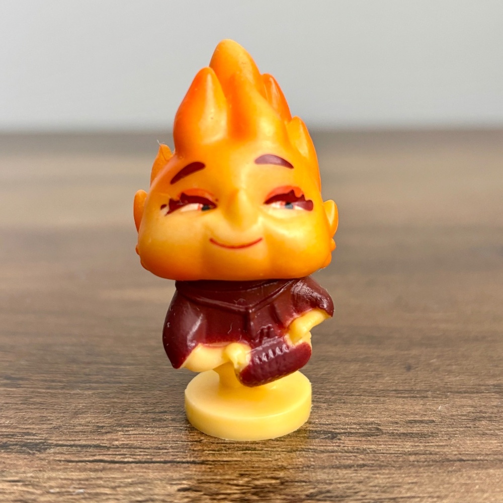DISNEY Pixar CINDER LUMEN PVC Toy ELEMENTAL Movie Figure FIGURINE Cake Topper